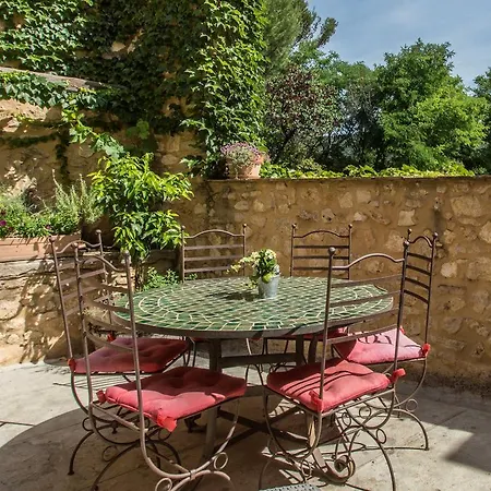 La Maison Des Cocalieres * Montpeyroux (Herault)